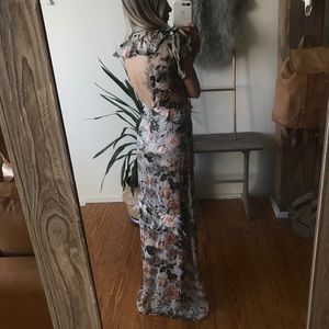 ‼️SOLD‼️👏🏻For love and lemons floral long dress